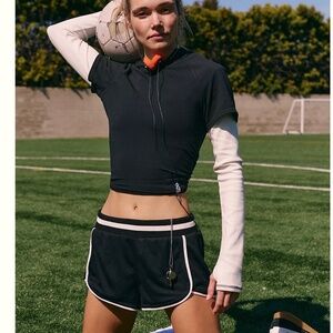 NWT FREE PEOPLE MOVEMENT Prep In Your Step Shorts |Medium| Blacks Combo